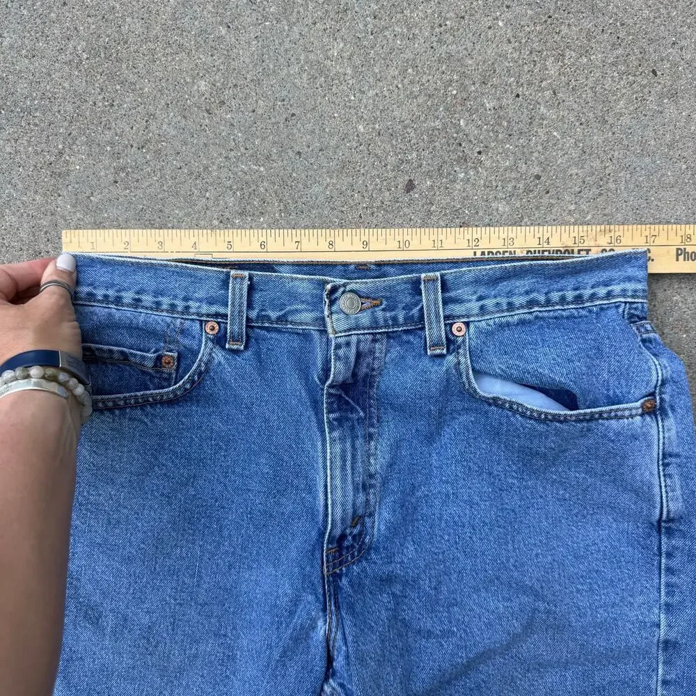 Vintage 90s Levi’s 550 Relaxed Fit Jean Shorts Jorts Size 34 Made in USA